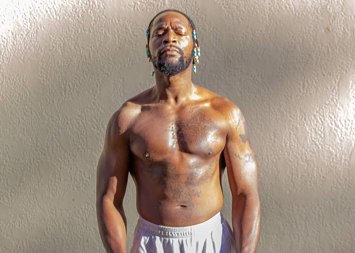 kang_razorray's tweet photo. This what a real Jew, Real Hebrew, Real Ivyrit, Real YIsraelite looks like!! Watching for the mothership ππ€πͺπΏππ #Nowimdonetalking @PeopleOfCultur3 @fatbellybella @kanyewest @Swirvana_ https://t.co/GTAvZBvvNQ