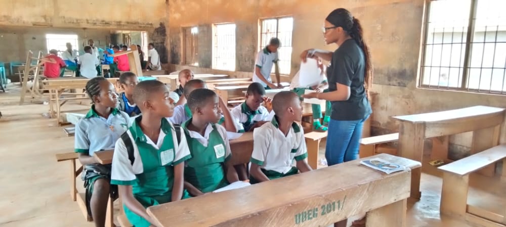 TownCrierAfrica's tweet photo. Debate Topics includes:

✔️Opening Defecation is more economical than having water system Toilet 🚽

✔️ Smartphone should be restricted among students

Moderators
#ChidimmaChime
#EmmanuellaPrincess

#WorldToiletDay 
#Project5000Girls
#TownCrierInitiative https://t.co/88eIOHBSF1