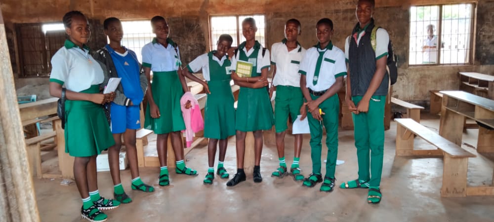 TownCrierAfrica's tweet photo. Debate Topics includes:

✔️Opening Defecation is more economical than having water system Toilet 🚽

✔️ Smartphone should be restricted among students

Moderators
#ChidimmaChime
#EmmanuellaPrincess

#WorldToiletDay 
#Project5000Girls
#TownCrierInitiative https://t.co/88eIOHBSF1