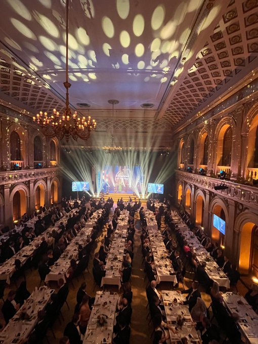 Olipa mahtava ilta eilen. 🤩 Oli hienoa olla mukana palkitsemassa vuoden 2022 parhaita yrittäjiä EY Entrepreneur Of The Year -kilpailun palkintogaalassa. 🏆🏆🏆🏆🏆 #EOY #EOY_Suomi @EY_Suomi <a href="/EloTyoelake/">Työeläkeyhtiö Elo</a>