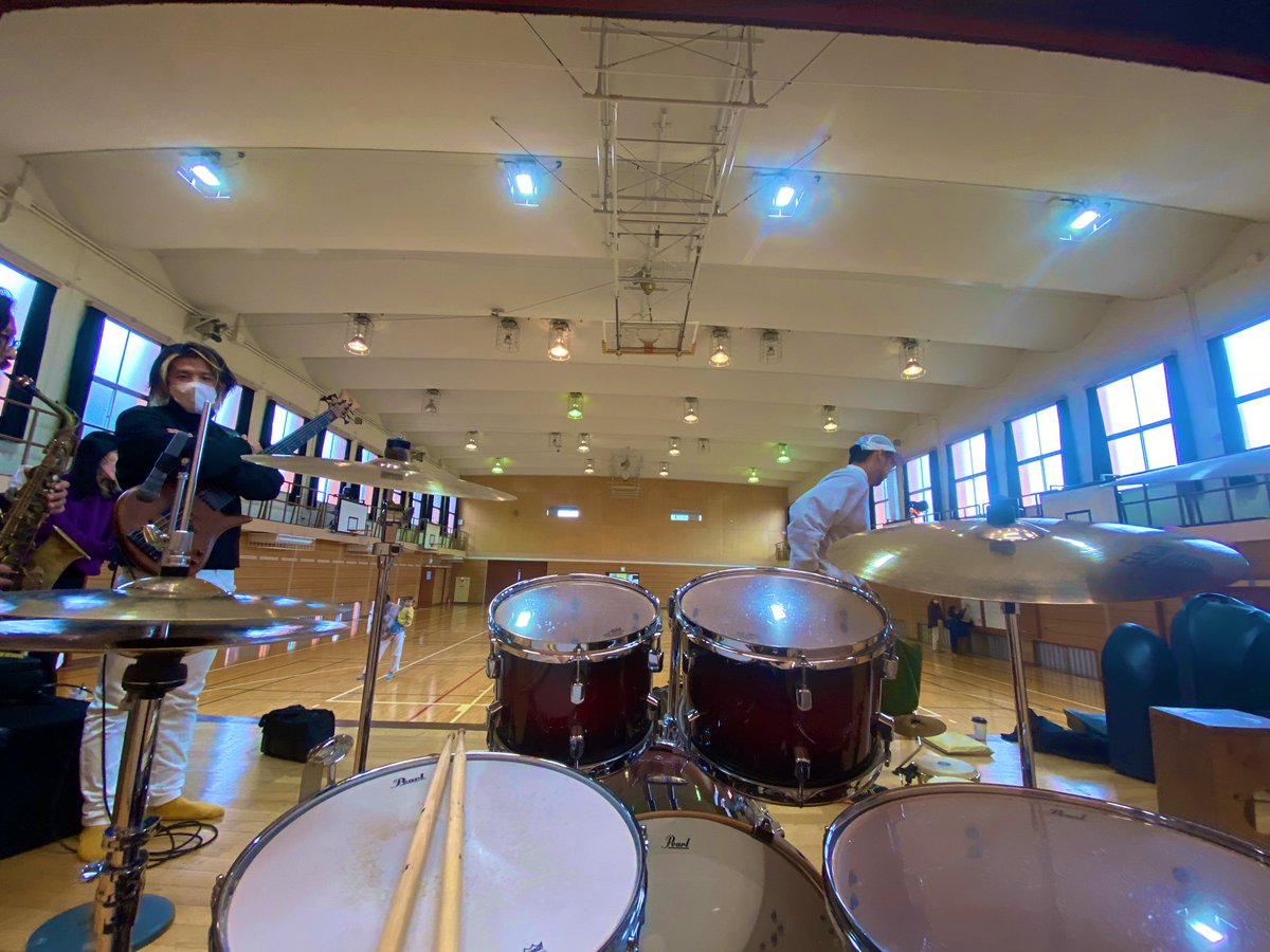 tatakiyagroove's tweet photo. ちなみに楽器はなるべく学校の音楽室にある備品を使うのがぼくの勝手なこだわりです♩「あの楽器、こんなカッコいい音するんだ！！」っていう感動って大事やん☺️ https://t.co/jBdOaz1Eri
