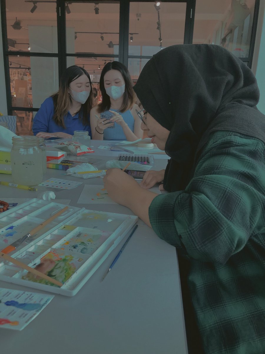 bimkhaidir's tweet photo. today’s activity is very peaceful (we are very chaotic most of the time) 

i enjoyed today, very much. thank you @__aylia_ @go5raeprojectMY 💙

#ColourfulMinutes https://t.co/ESbcjRnylI