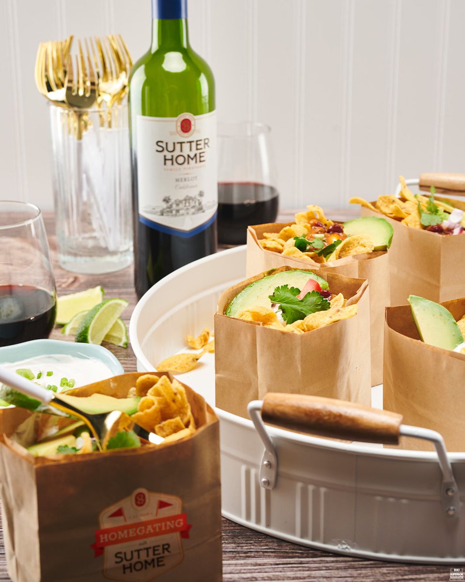 superior_bevgrp's tweet photo. Tailgate team captain! @SutterHome 

#sutterhome #gameday #winelover #winelovers #wine #wineoclock #cheers #SBG #superiorbeveragegroup #photooftheday #follow 

Drink responsibly, must be 21 years or older. https://t.co/rAtDz4wmTk