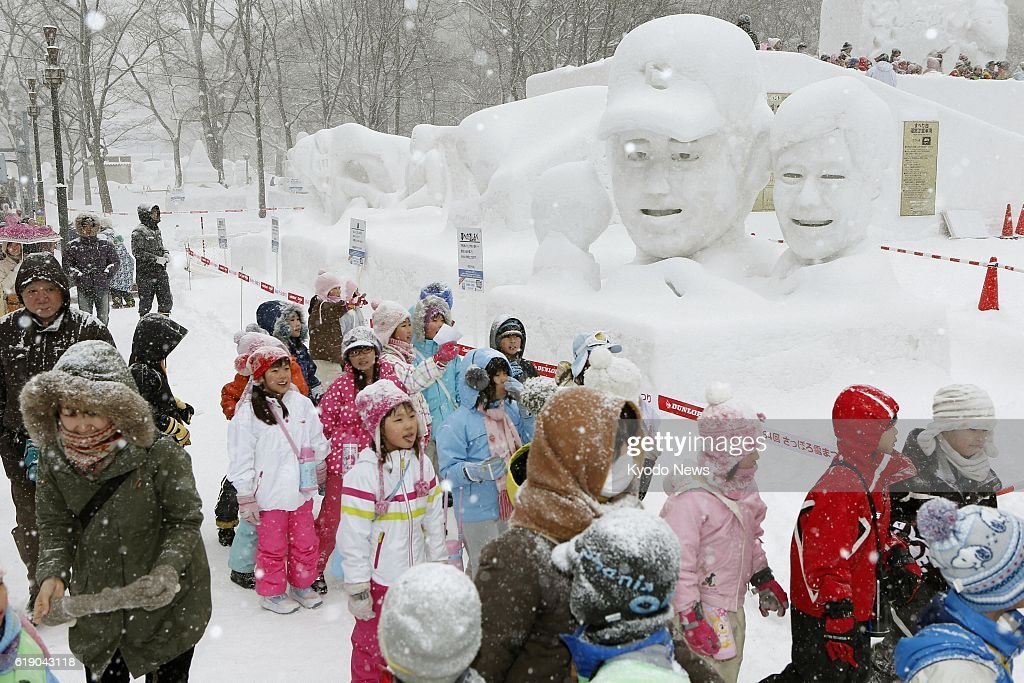 SportsAngle's tweet photo. Random @GettyImages Find of the Day: A #hireable snow sculpture of @FightersPR rookie sensation Shohei Ohtani (on the left) at the 2013 Sapporo Snow Festival. #ohtani #gettyfinds https://t.co/JUFGI0c5mK