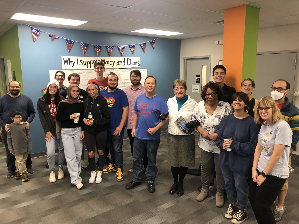 KapturTeam's tweet photo. Volunteers across the district are fired up to knock doors. #OH09 https://t.co/WpmBFc4uAo