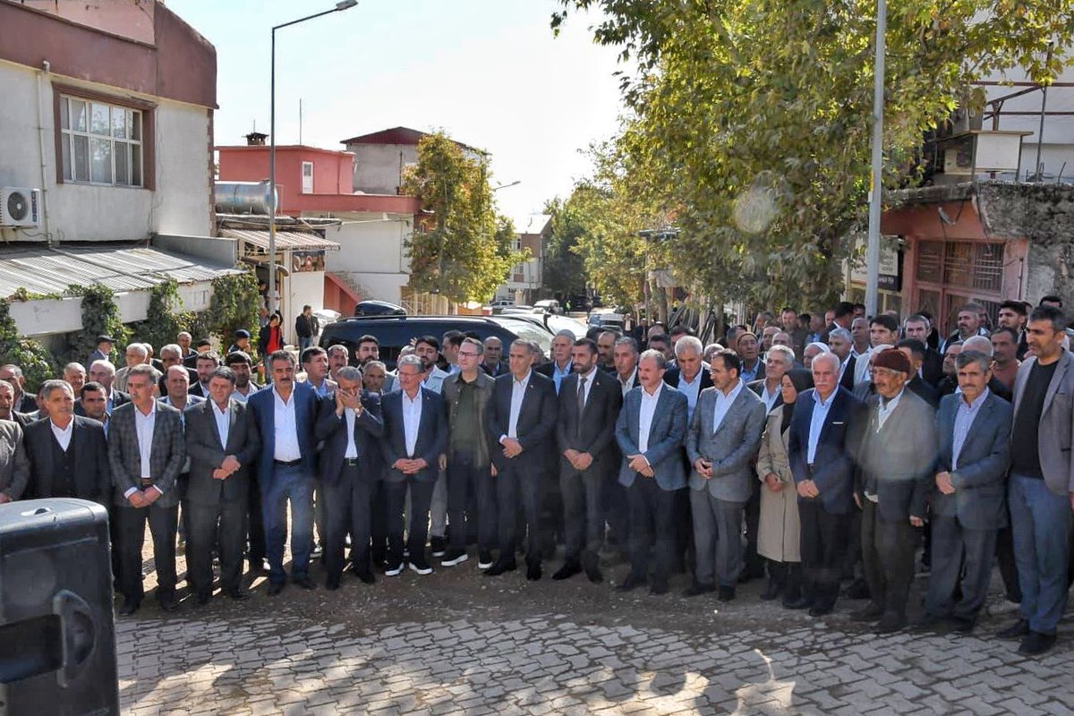 yasinkartoglu's tweet photo. Adıyaman’da yapımına vesile olduğumuz cami ve taziye evimizin temelini Adıyaman Valimiz Sn. @mahmutcuhadar4 ve Adıyaman Belediye Başkanımız Sn. @Drsuleymanklnc ile birlikte attık. 

Rabbim açılışını da hep beraber yapmayı nasip etsin inşallah. https://t.co/uciaFPrq3C