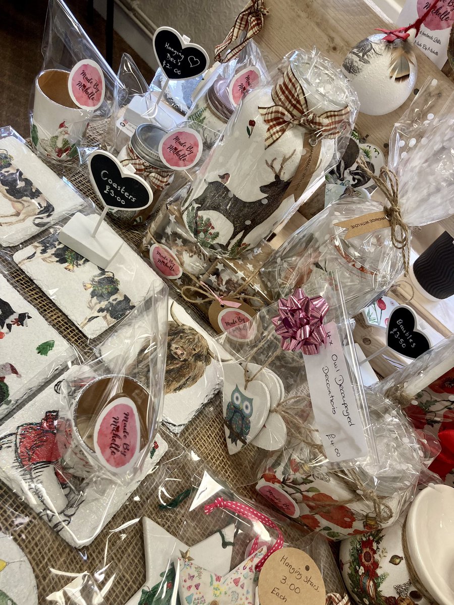 michelle_wilko's tweet photo. First Xmas Fayre of this year πMade By Michelle π#decoupaging #artthreapy #Christmas2022 https://t.co/NmlGNuGvB4
