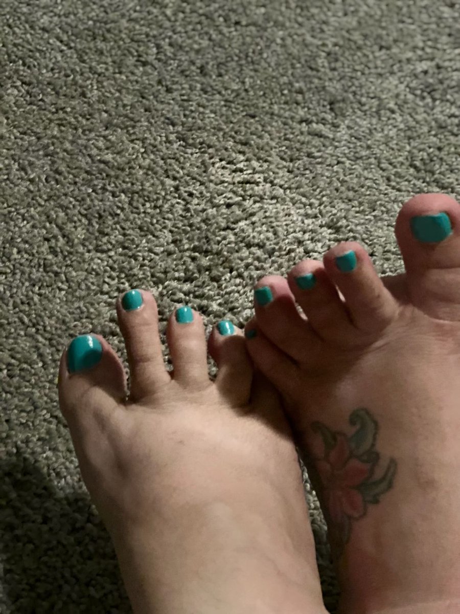 NikkiXSoles's tweet photo. Fund my pedi after sucking these toes clean! 😈😈😈
#findomaddiction #feet #feetworshipping #feetworshi̇p #footworshipping #FOOTSLAVETRAINING #chastity #humiliationrp #humildades #giantess #toespread https://t.co/gxymqK7yFw