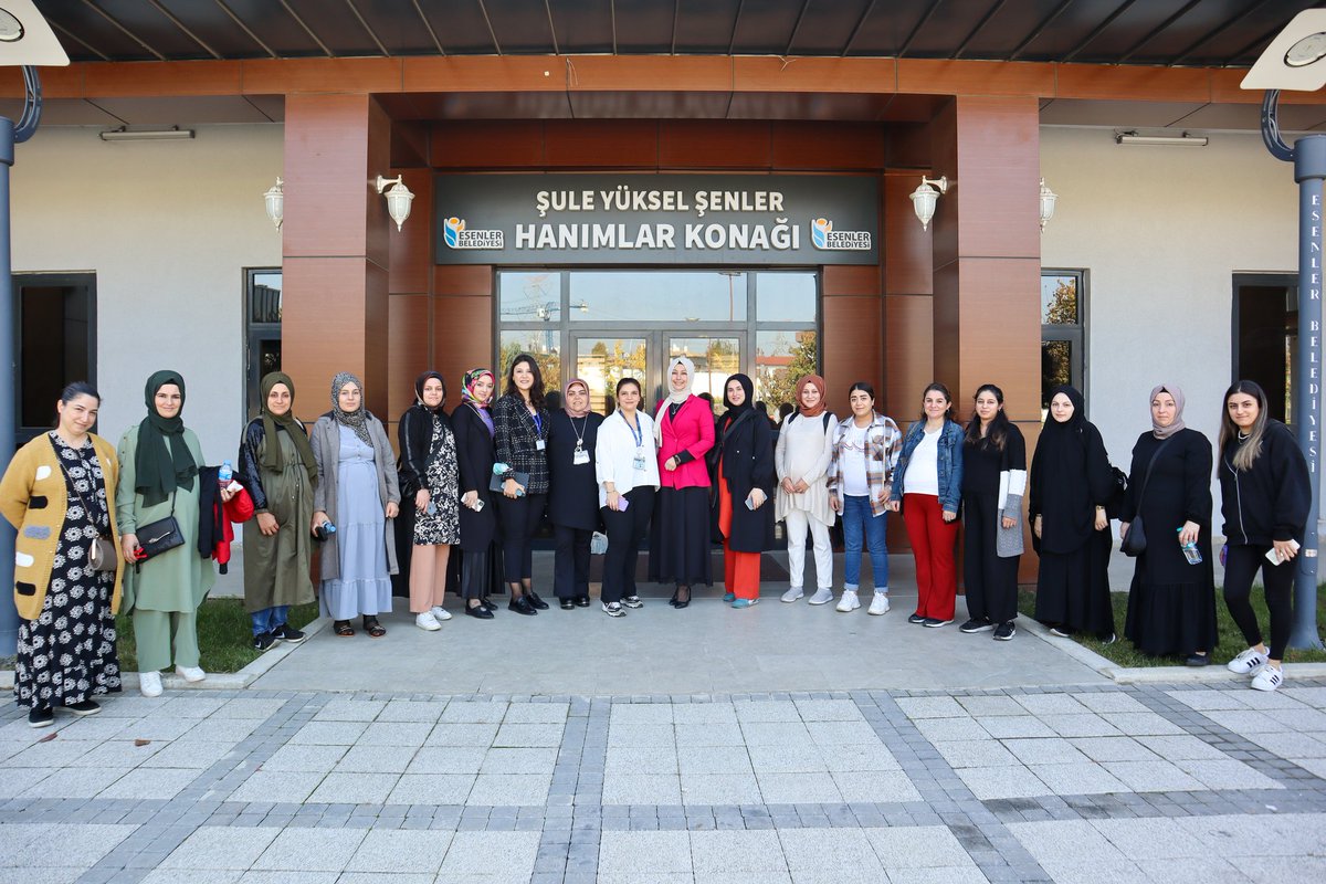 #EsenBebeProjesi ile anne adaylarımıza #Esenler <a href="/MedipolSaglik/">Medipol Sağlık Grubu</a> grubunun desteğiyle uzman sağlık personeli tarafından "Anne Oluyorum" eğitimleri kapsamında "Yeni Doğan Bakımı ve Anne Sütünün Önemi" konulu eğitimimizi gerçekleştirdik.