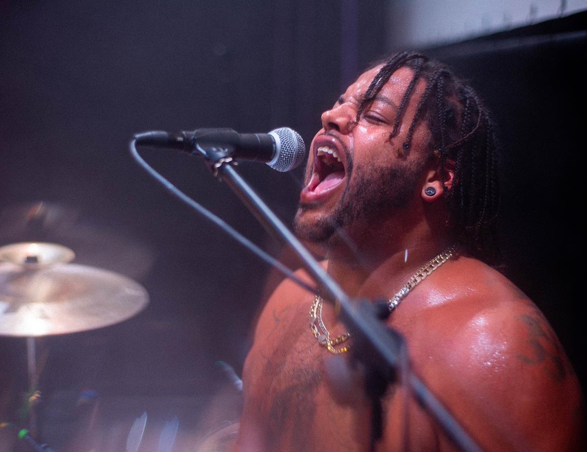 Day 2 ✌🏽 Famiglia in tutto il mondo 🗣🌍💕🇮🇹 grazie Taranto✈️🚐 great way to kick off the tour 🙌🏽 Tonight we’re in Bari 🌊 🪩🕺🏽