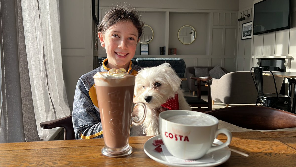 fillo1400's tweet photo. @marinehotelni enjoying a lovely cuppa after a nice walk along the front. #dogfriendly https://t.co/GVQb5QPzA4