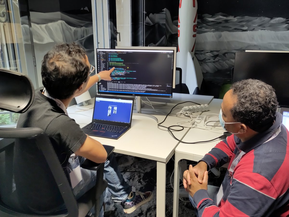 hack.commit.push tweet media