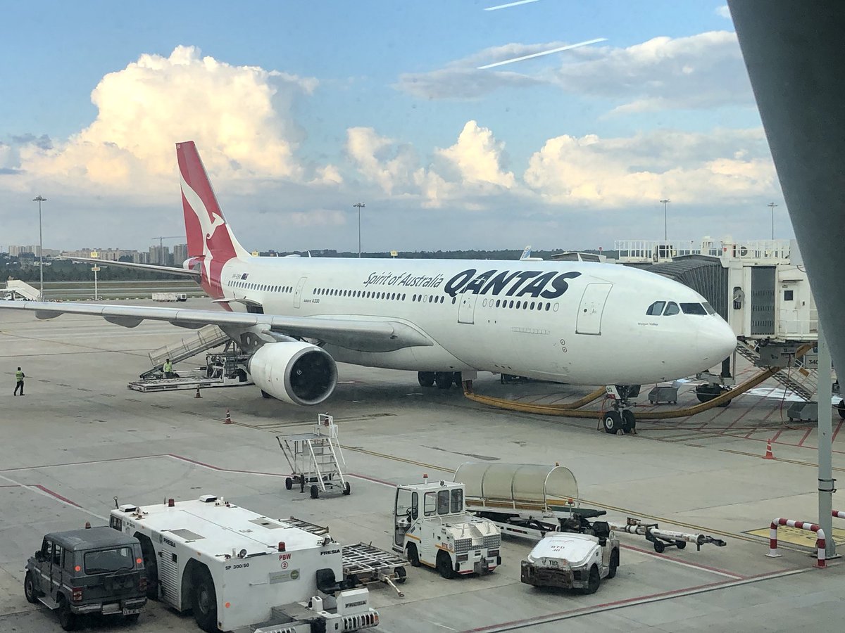 Loving ⁦<a href="/Qantas/">Qantas</a>⁩ new non stop flights ✈️ Bengaluru to Sydney and vice versa - makes all the difference 🇦🇺 🇮🇳 #Leadership #Innovation #ThankYouQantas ✨🙏💐