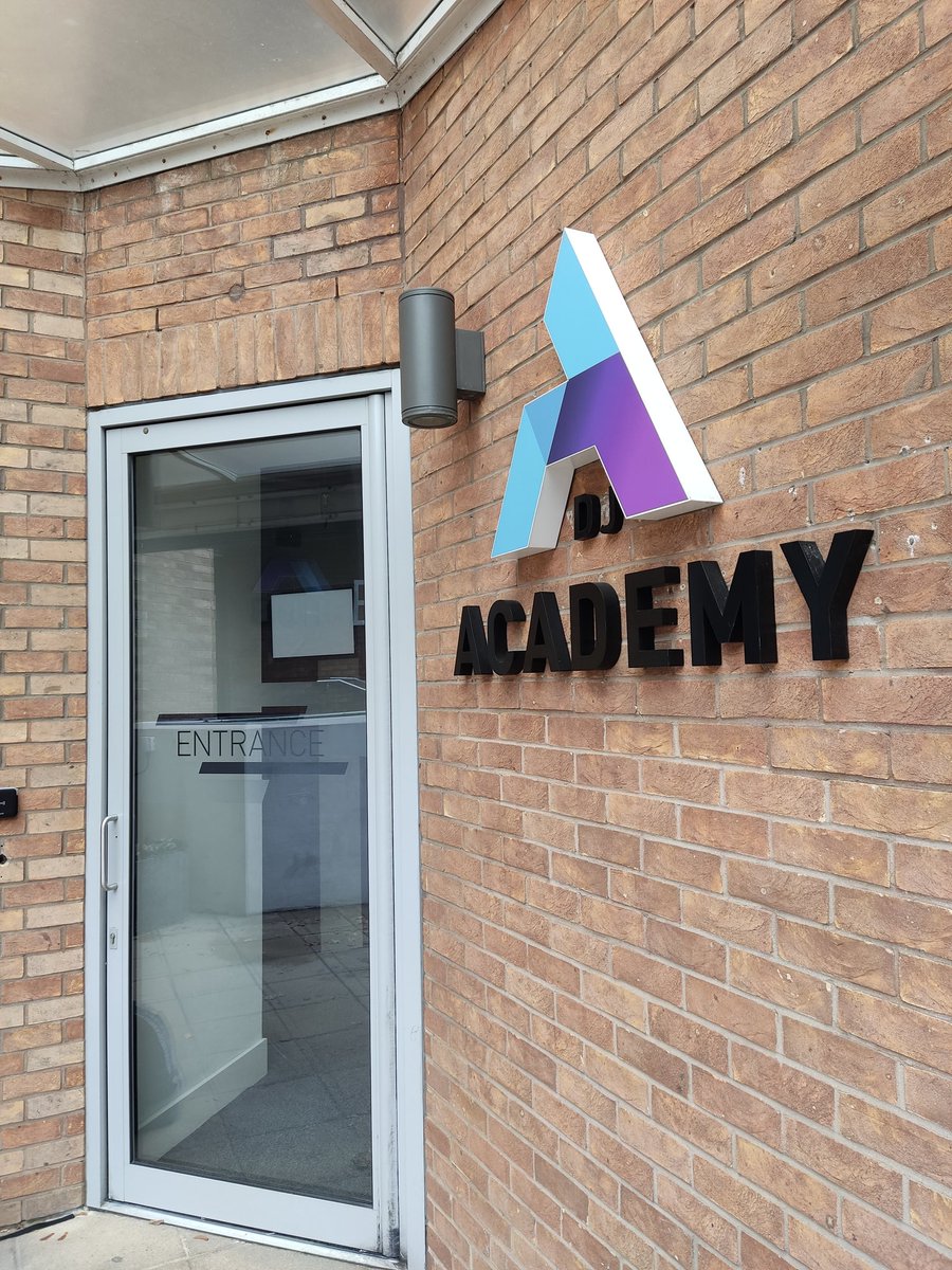 NextGenJersey's tweet photo. HUGE thanks to @JerseyITGuy and @DigitalJersey - what a perfect venue for the first NextGen sessions! https://t.co/eReqsjoVci