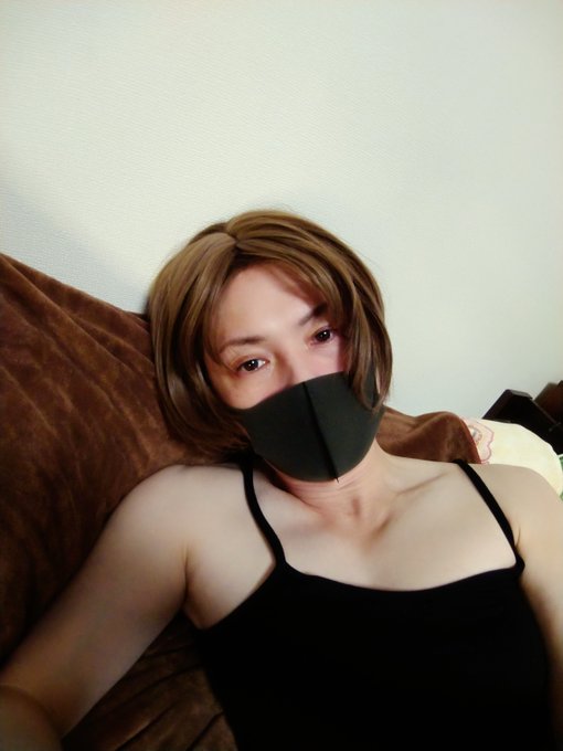 一週間お疲れ様でした！ 土曜は疲れて早く寝ようと思っていてもついつい夜更かししてしまいますね😅  それとフォロワーさんが100人超えていました。 フォローしていただいた方々ありがとうございました！ https://t<a href="/tag/%E5%A5%B3%E8%A3%85%E7%94%B7%E5%AD%90%E3%81%AF%E8%87%AA%E6%92%AE%E3%82%8A%E3%82%92%E4%B8%8A%E3%81%92%E3%82%8D"class="tags"><span>#女装男子は自撮りを上げろ</span></a><a href="/tag/%E5%A5%B3%E8%A3%85"class="tags"><span>#女装</span></a>