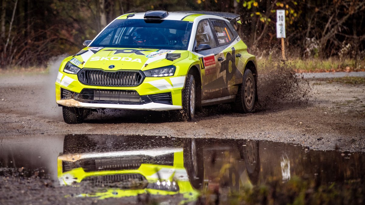 MotorsportSkoda's tweet photo. #SKODAMotorsport – Half-time at #LausitzRallye and perfect competition debut for the all-new #SKODA #FABIARSRally2 📸. After five stages, @AMikkelsenRally and co-driver @TorsteinEriksen lead by more than 20 seconds. Five more stages to follow.

@ToksportWRT https://t.co/T0jk9sj3Kp