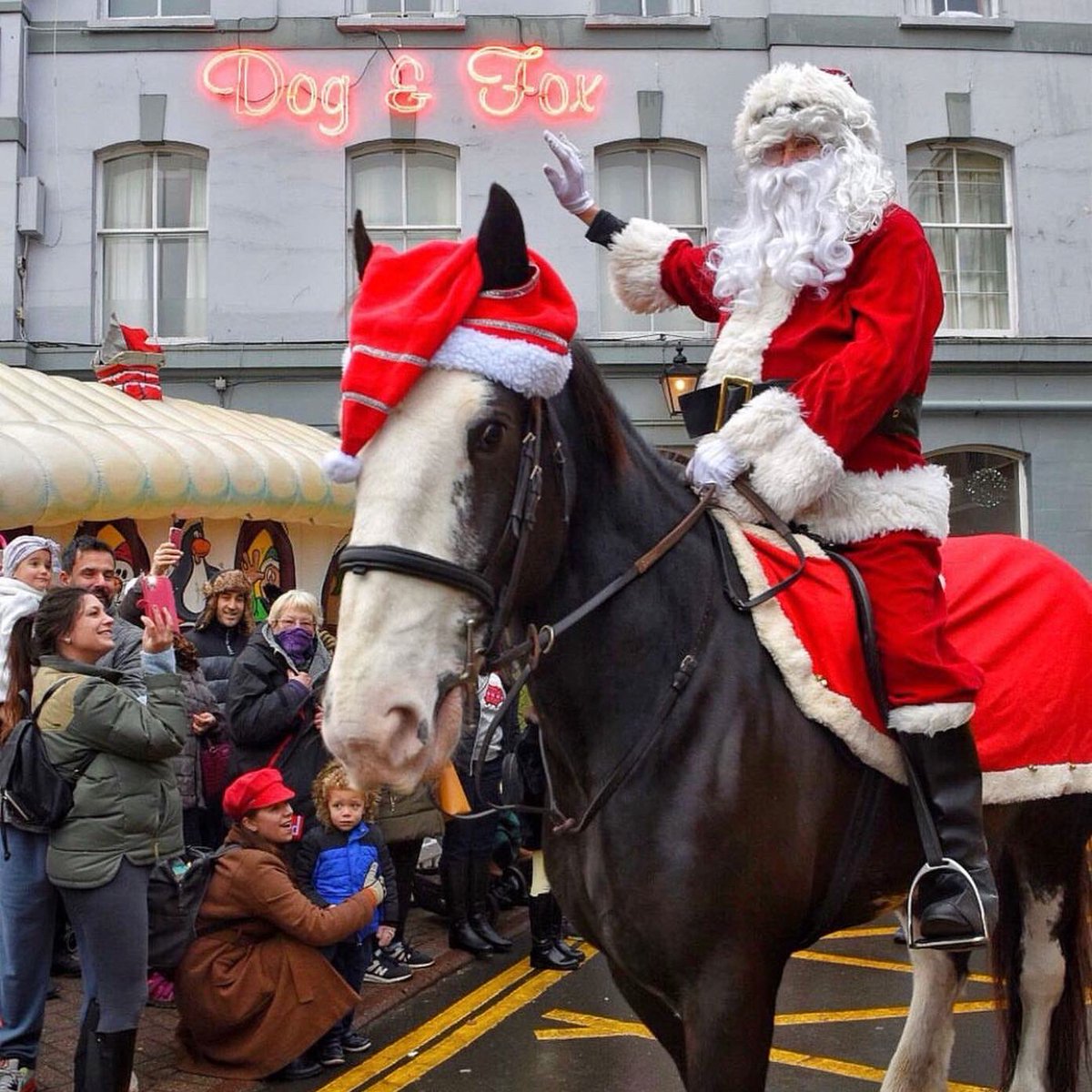 Mark your 🗓 Santa is coming to the Village on Sunday, 4th December🎅🏼 This annual day of festive fun, food and shopping is packed with activities &amp; goodies to appeal to the whole family – all wrapped up with carols around the Christmas tree! 

Visit our website for more info!