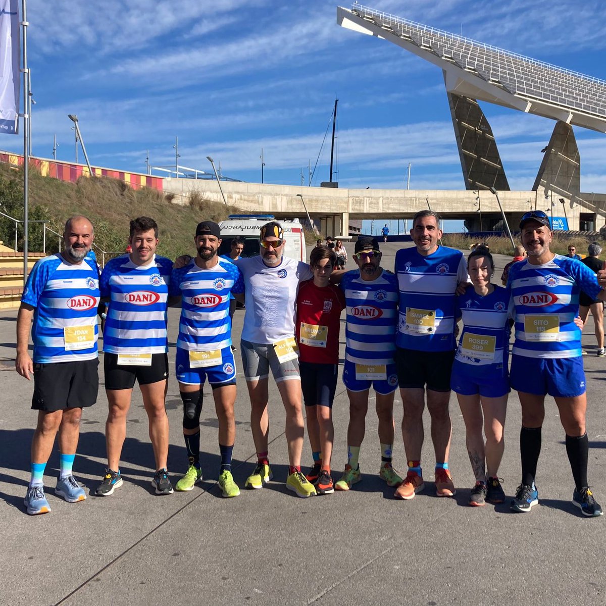 SOLIDARITAT EN MAJÚSCULES!
A la TransplantRun @transplant_run PRESENTS!💙
El Joan <a href="/jornet_joan/">Joan Jornet</a> , l'Isaac, el Nacho, l'Alfons <a href="/Alfonscd/">Señor Sombrero</a> , el Bruno, el Pruden <a href="/PPruden73/">Prudencio Rubio Puli</a> , l'Isma, la Roser i el Sito <a href="/SITOKBZA/">SITOKBZA</a> fent qm's per una bona causa!💓💙🤍💙💓