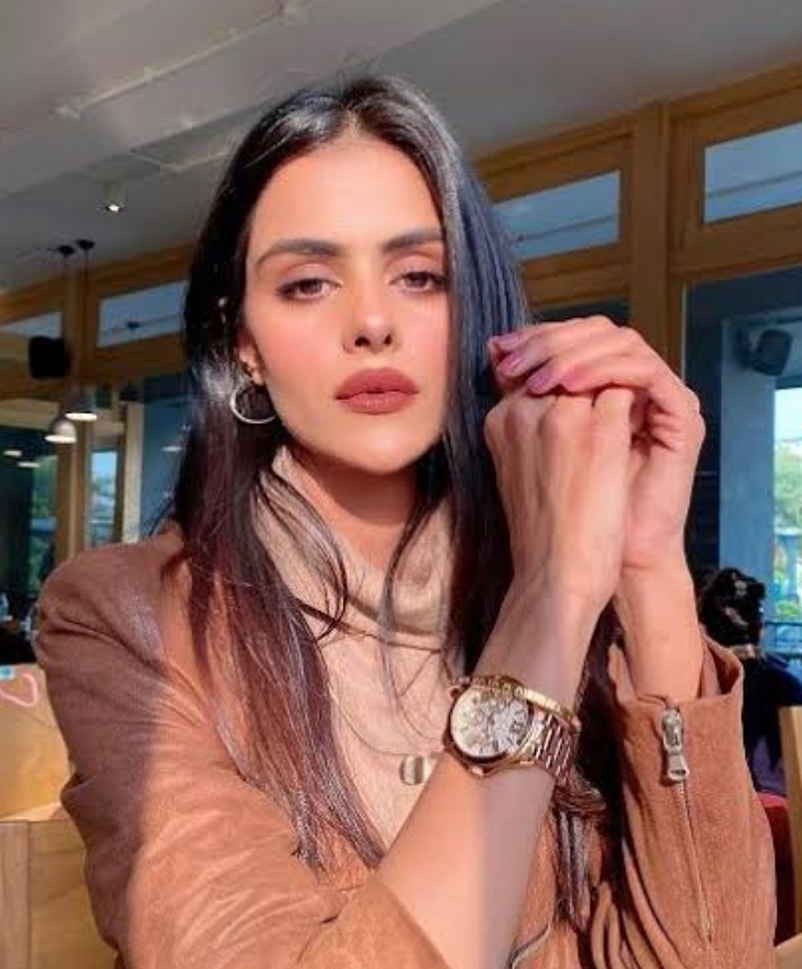 Chourasiajyoti1's tweet image. Now it's #ShivThakre vs #PriyankaChaharChoudhary 
Whose side are you on?

Like for #ShivThakre𓃵
Retweet for #PriyankaChaharChoudhary𓃵
.
.
.
.
#ShivThakare𓃵 #ShivKiSena #PriyankaPaltan #ShivIsTheBoss #PriyankaIsTheBoss #shibdu #PRIYANKIT #shivthakare #PriyankaChaharChoudhary𓃵