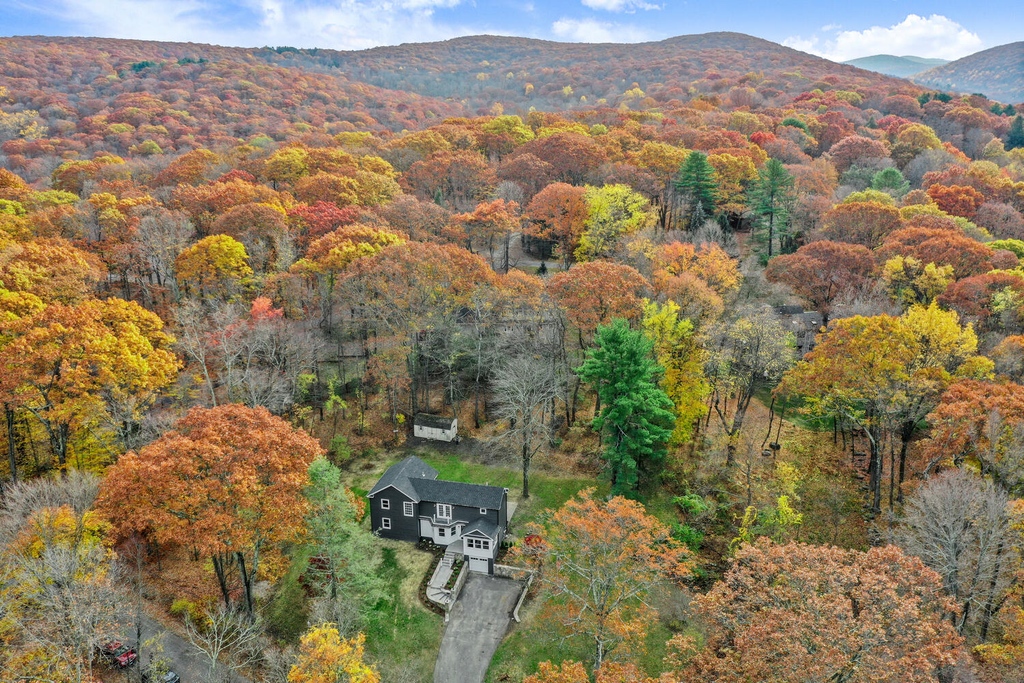 Enjoy the fall foliage at an Open House. Like this stunning rebuild in Sherman. Curb appeal, custom design and location make this 4 bedroom home a standout. 58 Big Trail in Sherman, CT listed by Kyle Neumann. To view the open houses this weekend, click: hlre.co/2YsWX7Q.