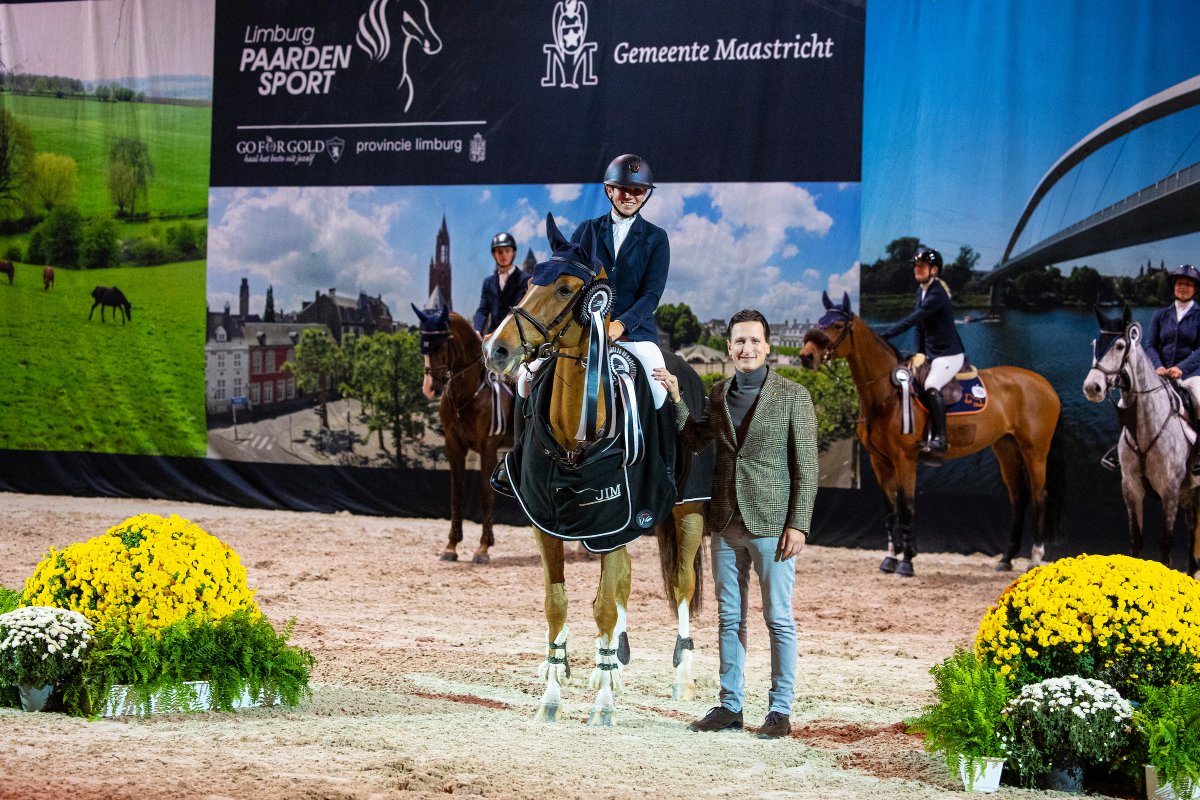 𝑬𝒂𝒕. 𝑺𝒍𝒆𝒆𝒑. 𝑾𝒊𝒏. 𝑹𝒆𝒑𝒆𝒂𝒕. 🔥

Alicia en Emma Bocken winnen wederom de CSI 1* rubrieken.

#JIM2022

📸 Digishots