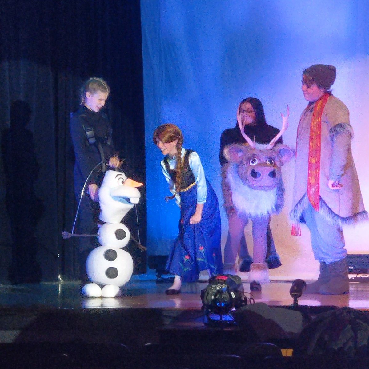 ted_love's tweet photo. I'm so incredibly proud of my daughter singing and dancing as Olaf and the entire cast and crew of Frozen Jr. Break a leg on your final performance today! ⛄🎶❤️ #GoOlaf @JEEagles @OfficialNYSSMA #FrozenJr https://t.co/opw8uRbjH2
