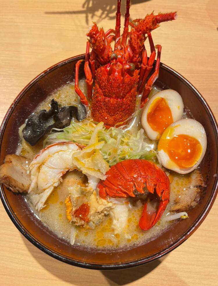 BanksKaiser's tweet photo. 美味しいロブスター麺。 https://t.co/6aA63ZOos6