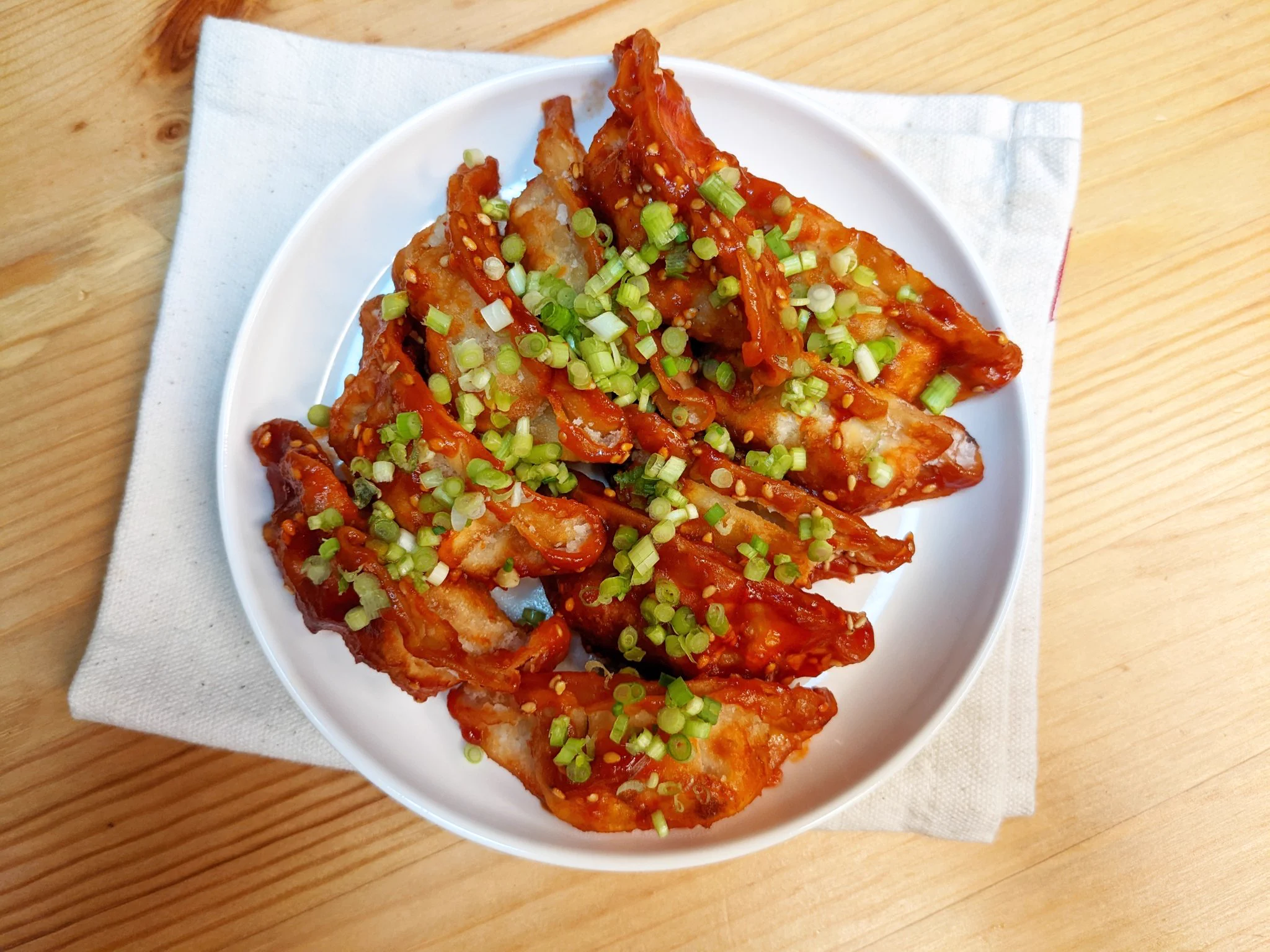 チルド餃子が大変身！おつまみに最適な「ヤンニョム揚餃子」。