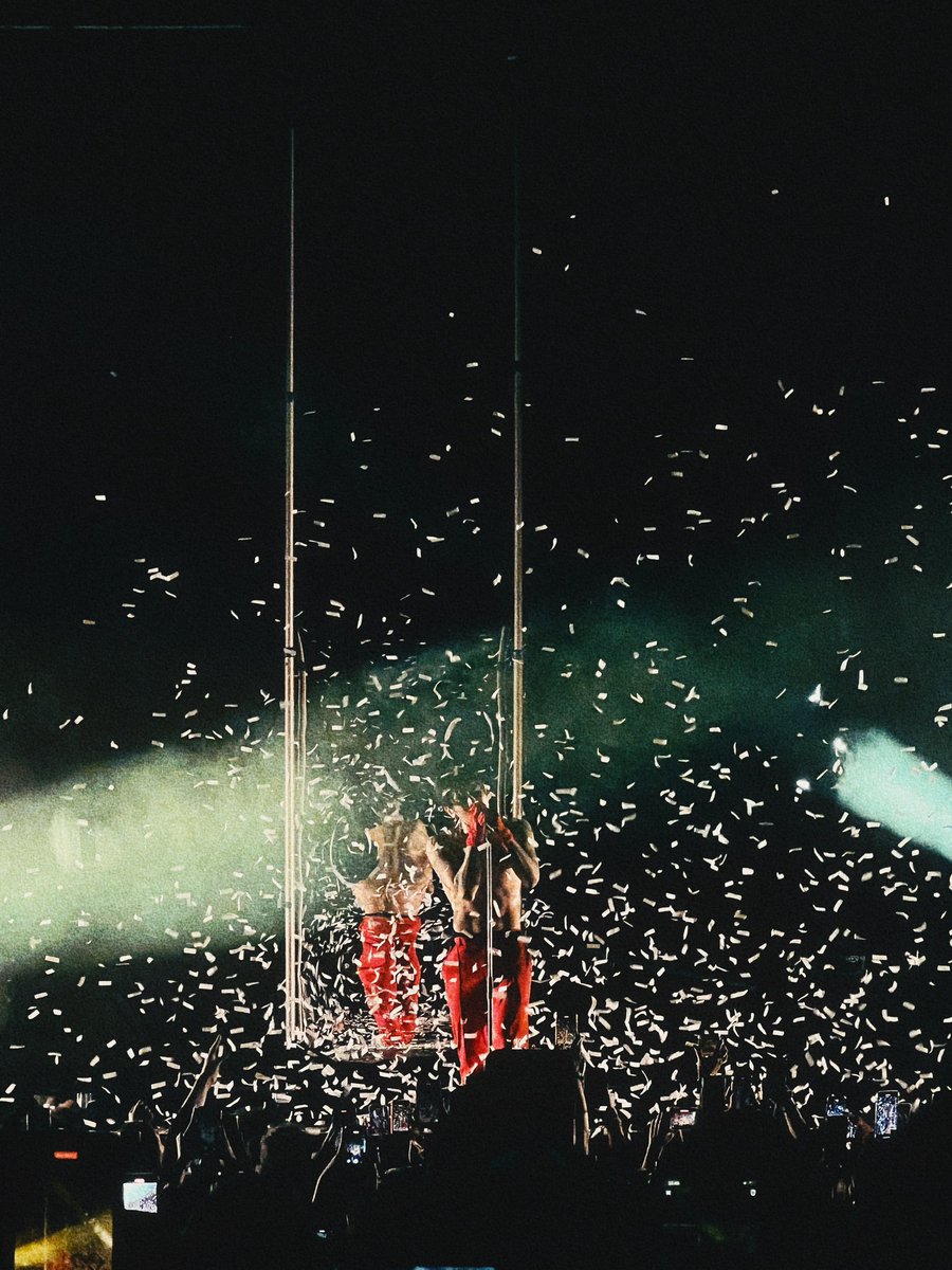 Last night was amazing 🖤 <a href="/DPRIAN_/">Christian Yu</a>