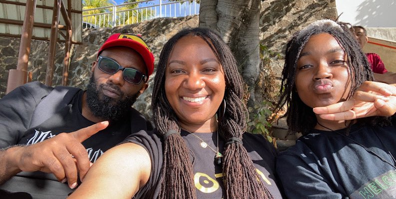 Family is everything ❤️…lovin’ being on this Nomadic journey together 
#unapologeticnomads #Travel #theworldisyours #FamilyAffair