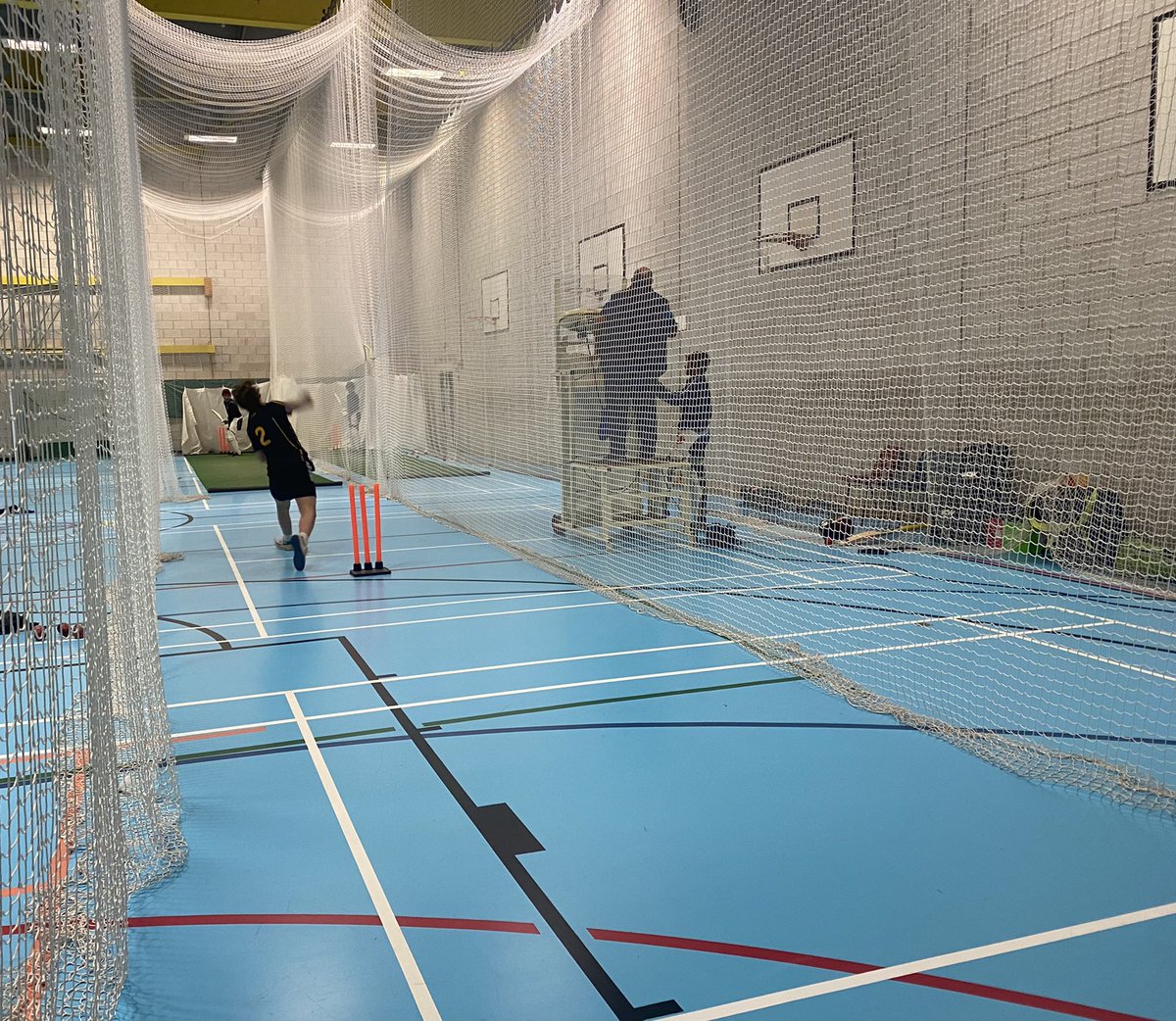 CricketKSB's tweet image. Great to see the 1st XI Boys back in action after Half Term. Cricket Professional, Mr Davis, ran a technical batting session whilst the open net was based on batting scenarios! 🏏

@KSBSportDept @KingsBruton 

#KingsBrutonCricket #FocusontheProcess