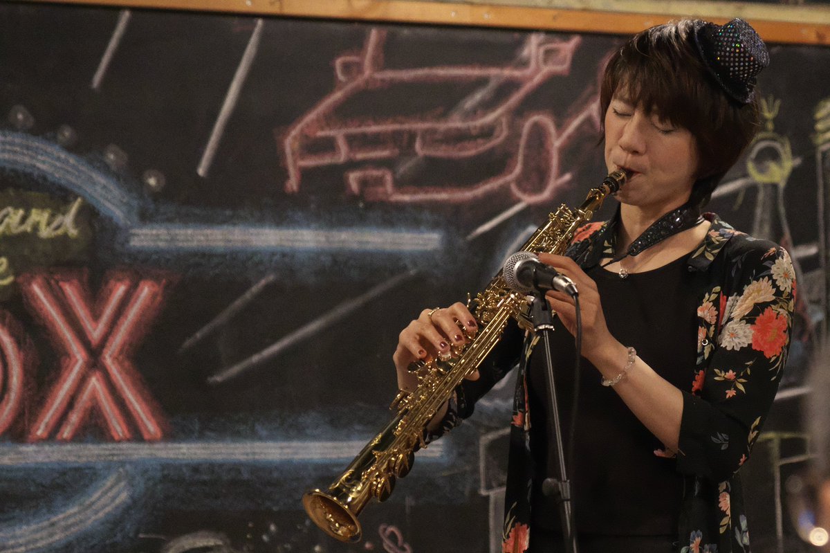 mamrok's tweet photo. 2022.11.4 庄司紗千×Uko Saxy
　　Welcome  Ucchan!  ①
3年ぶりのUcchan！山形にようこそ…
流石に凄いね🎷
取り急ぎUcchan雰囲気画像をとうぞ・・
#UkoSaxy 
#庄司紗千 
#cafebox https://t.co/VzSZKLRLBk