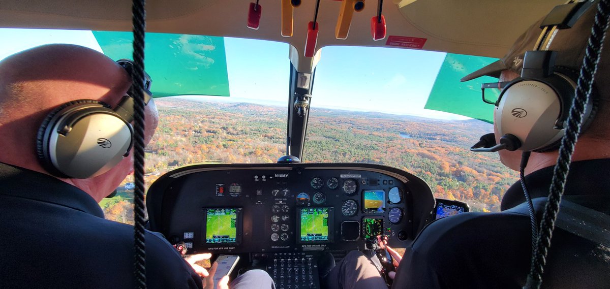 BEHelicopters's tweet photo. Cockpit view over Vermont. https://t.co/lML9q52Dig