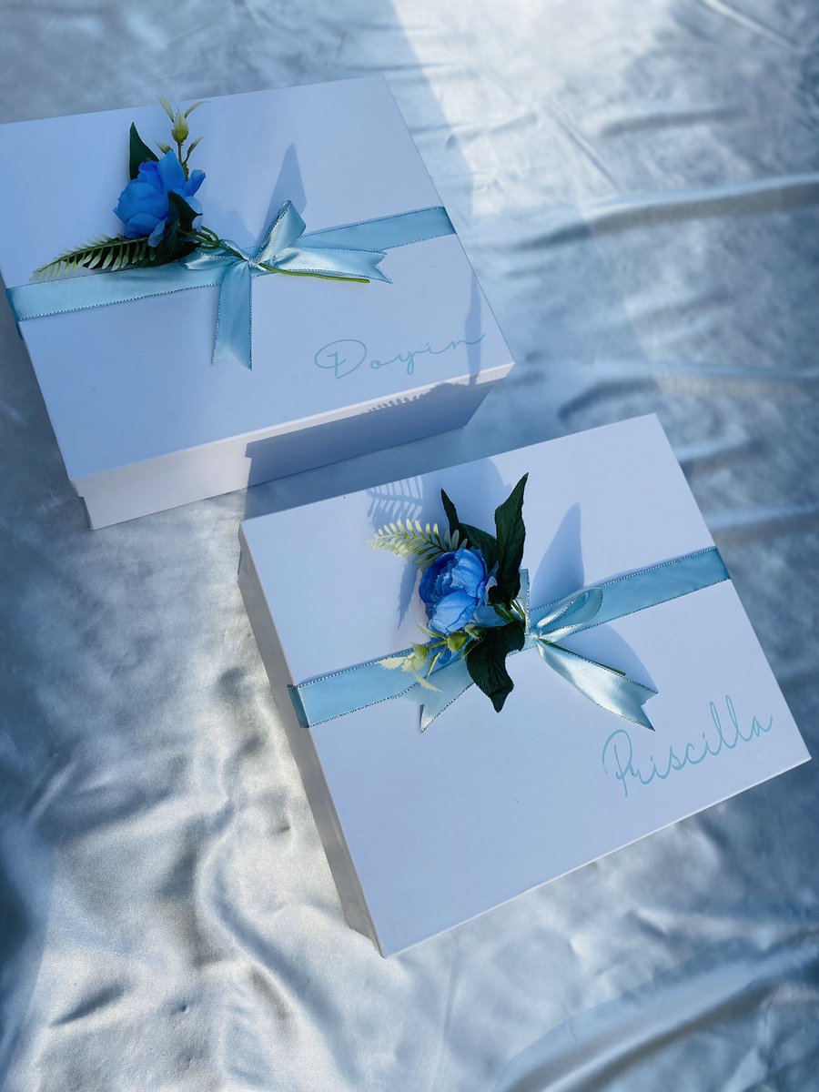 lammso__'s tweet photo. Throwback to last weekend, something blue for the bridesmaids 💙🤍@hugsnboxes__ 
Please RT 🙏🏽 https://t.co/H8YUV8Yjbb