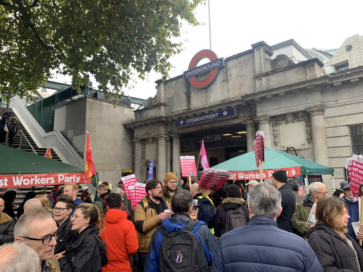 VoiceOfLondonUK's tweet photo. HUGE turnout to listen to speeches by representatives for Just Stop Oil, Stand Up to Racism, and Socialist Workers Party. #peoplesassembly https://t.co/sMlkpeZaNn
