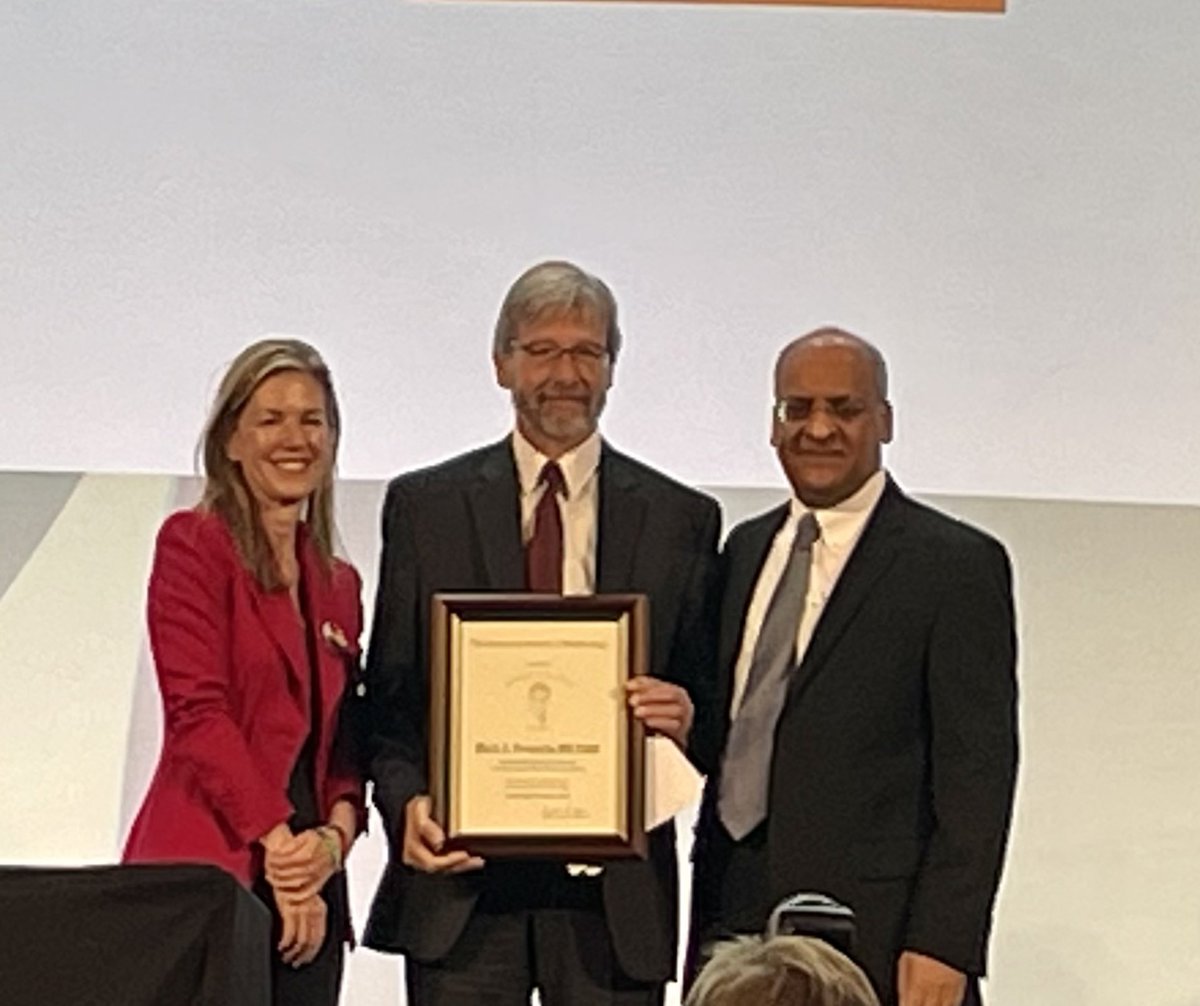Yale Nephrology (@yalenephrology) on Twitter photo 👏🏽 👏🏽 👏🏽
<a href="/ASNKidney/">American Society of Nephrology</a> 2022 Narins Award Winner : Dr Mark Perazella !
🎉🎉🎉 Congratulations !!!
<a href="/YaleIMed/">Yale Internal Medicine</a> <a href="/ASNKidney360/">ASN Kidney360</a> 👏🏽 👏🏽 👏🏽
<a href="/ASNKidney/">American Society of Nephrology</a> 2022 Narins Award Winner : Dr Mark Perazella !
🎉🎉🎉 Congratulations !!!
<a href="/YaleIMed/">Yale Internal Medicine</a> <a href="/ASNKidney360/">ASN Kidney360</a>