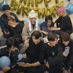 カップルに囲まれている？!渡辺翔太さんの誕生日!