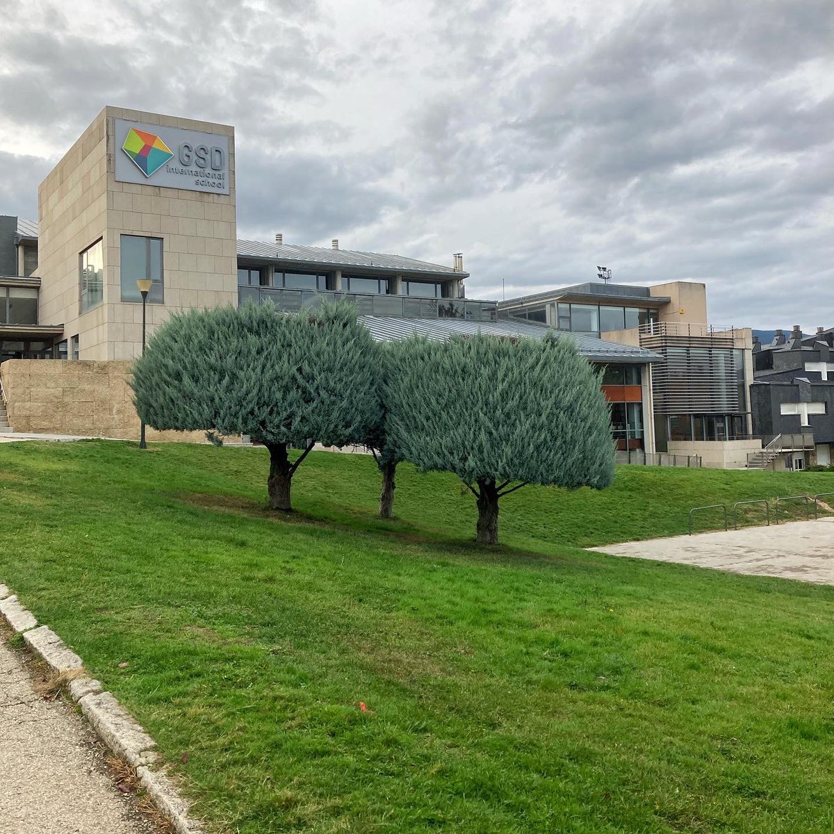 Felsted Global Education tweet media