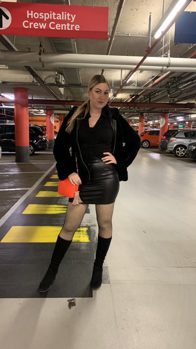 Weekend Vibes☺️ https://t.co/qrwh3ZDajK ❤️ #weekend #SaturdayMorning #Saturday #zaterdag #heels #skirts<a href="/tag/weekend"class="tags">#weekend</a><a href="/tag/fashion"class="tags"><span>#fashion</span></a><a href="/tag/ootd"class="tags"><span>#ootd</span></a><a href="/tag/heels"class="tags"><span>#heels</span></a><a href="/tag/saturday"class="tags"><span>#saturday</span></a><a href="/tag/classy"class="tags"><span>#classy</span></a><a href="/tag/fishnets"class="tags"><span>#fishnets</span></a>