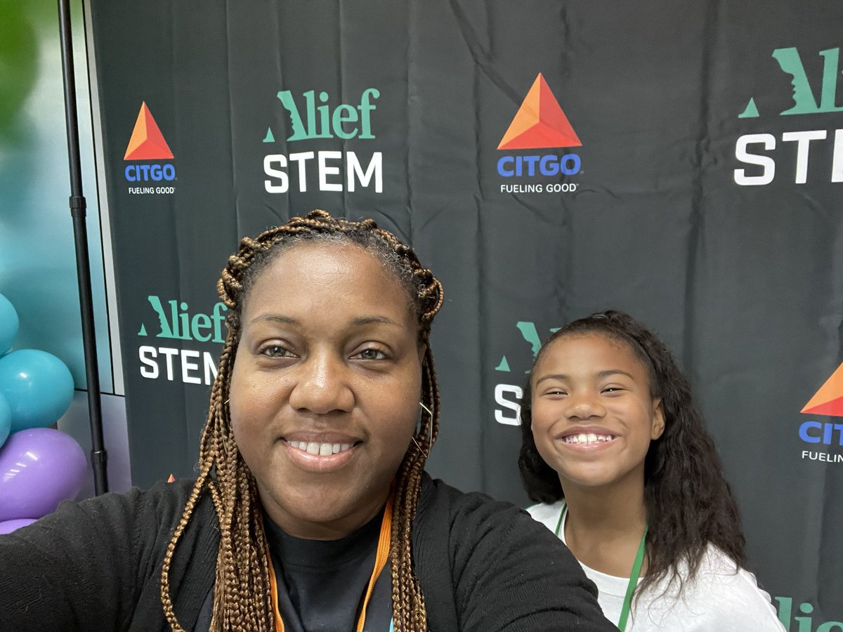 Dana Bluncson tweet media