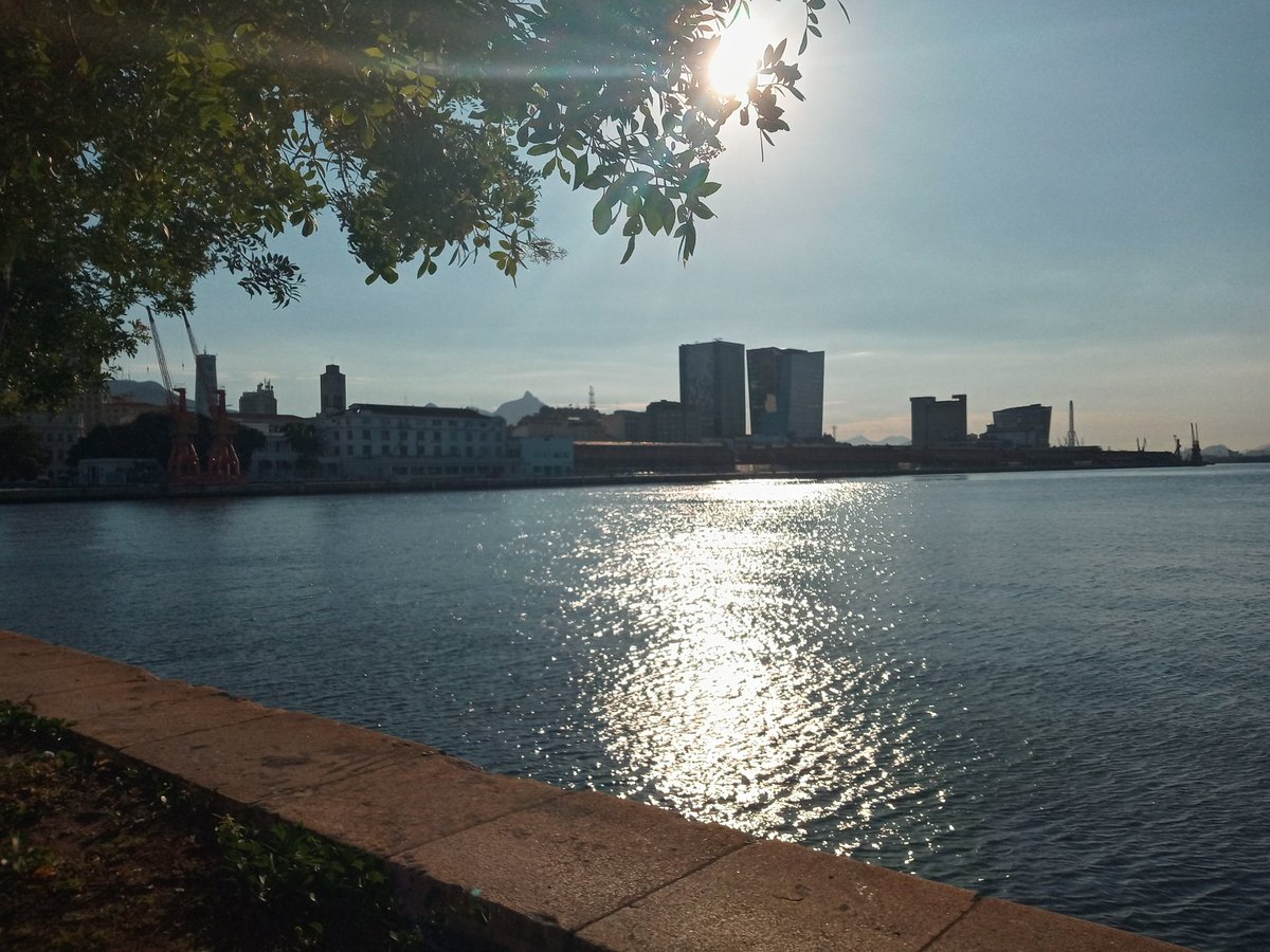 riotouristguide's tweet photo. Guanabara Bay near the Port Zone of Rio de Janeiro.
#riotouristguide #landscape #sunset #tourism #portzone #photography #trip #wanderlust #travel https://t.co/YiNjDw3JQN
