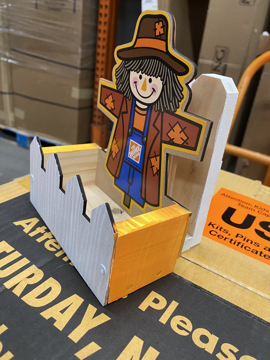 Come out to your local Home Depot today. We’re building scarecrow napkin holders. 
Kids workshop 9a-12p FREE  <a href="/JustinCrockett6/">Justin Crockett</a> #store3607 #homedepot