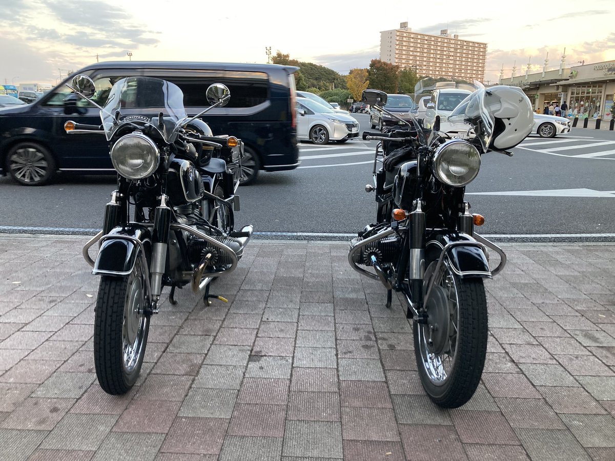 117eco's tweet photo. そっくりさん🤗

2台のミュンヘナー

#bmw 
#r50
#r69 https://t.co/9PIrTCmnk3