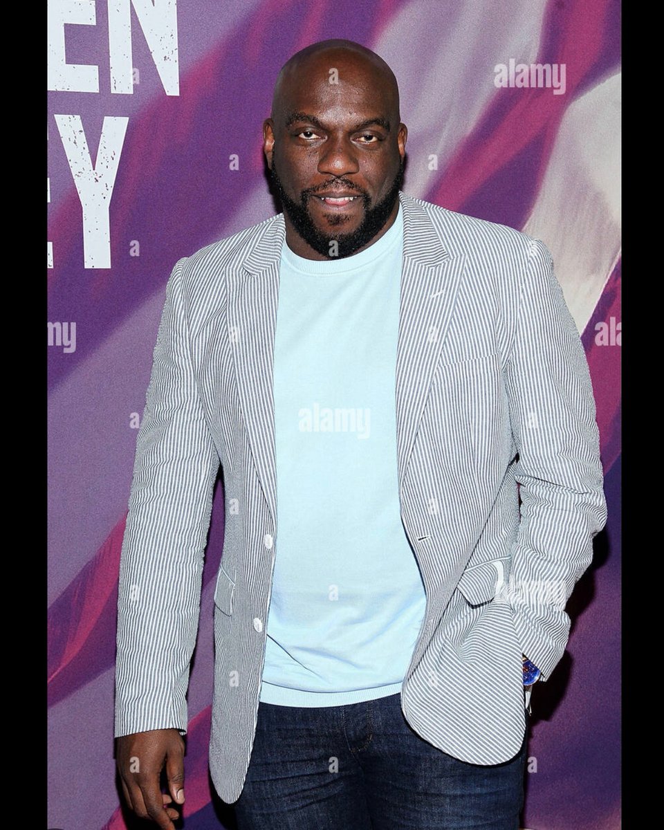 Ashersmommy5720's tweet photo. These two just do it for me 😍😍😍😍😍#omarDorsey #CurtissCook #QueenSugar #TheChi https://t.co/wPTkSpXuI1