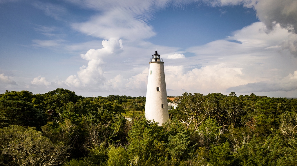 ocracokevillage's tweet photo. Ocracoke Lighthouse was hand built in 1823 and is the oldest lighthouse still in operation in North Carolina and the second oldest in the nation. #visitocraockenc #visitnc #ocracoke #outerbanks #obx #northcarolina #nclighthouse #outerbankslighthouse https://t.co/MC2FHD7ZOu