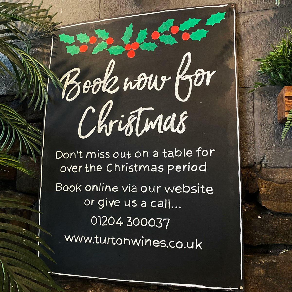 TheSlaughteredH's tweet photo. BOOK NOW FOR CHRISTMAS 🎄
Book your table at The Slaughtered House for over the Christmas period 🎅🏼
We do normally have space for walk-ins but as Christmas is a very busy time, we recommend booking a table to avoid disappointment! 
Book online via our website or give us a call https://t.co/v81pnvpQOs