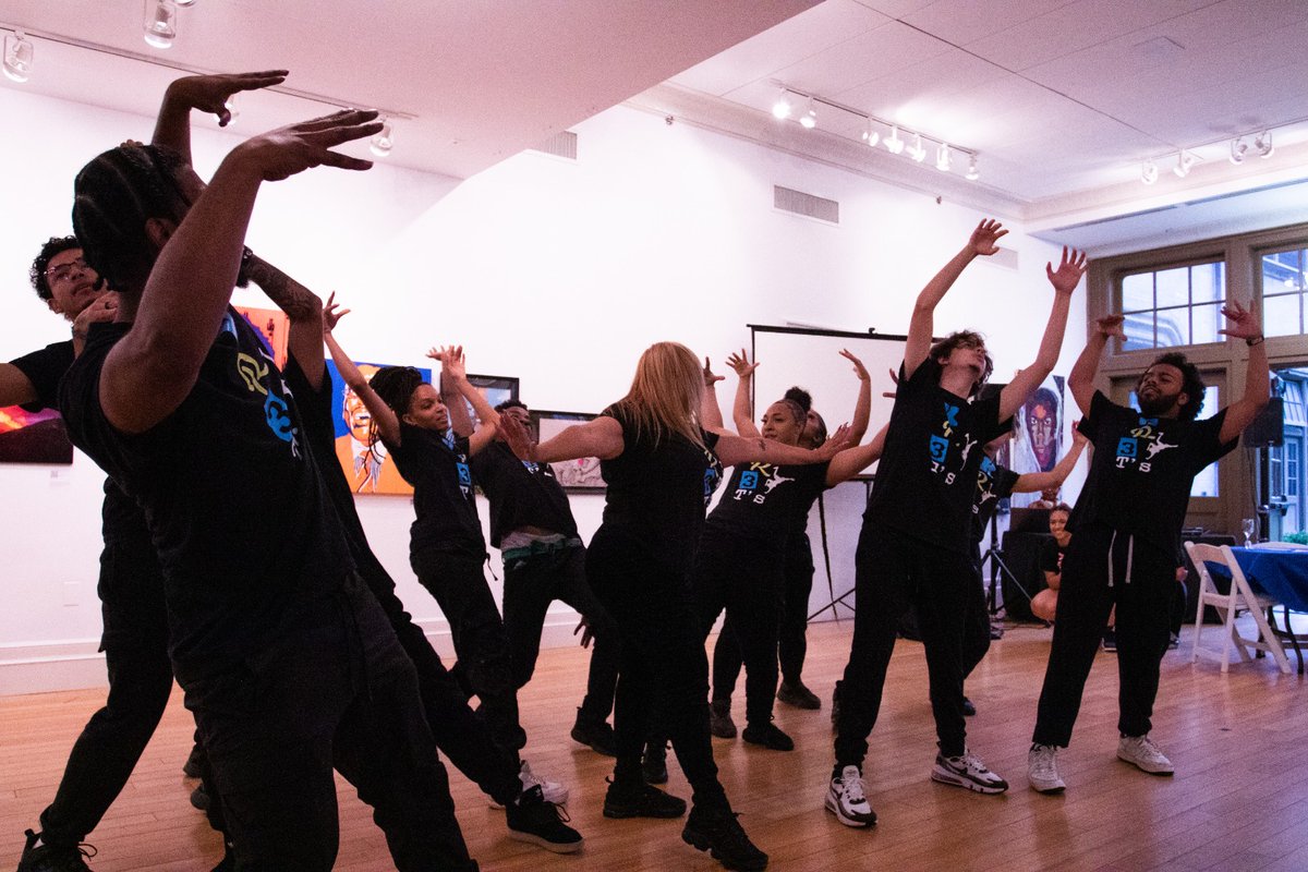 museumatFIT's tweet image. Three days until we head to #TheApollo for a #FashionCulture night of Dance, NYC Street Style, and Hip Hop with FIT professor Elena Romero and choreographers from H+ and KR3T’s!
Walk-ins welcome! @ApolloTheater #ApolloTheater

Don’t forget to vote first!
fitnyc.edu/museum/events/…