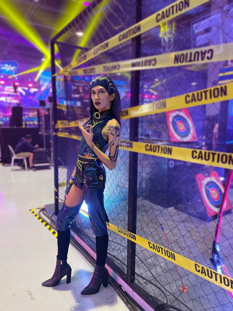 Planet_Veenus's tweet photo. They have no idea how heartless I am 🖤

Attended #ESGS2022 Day 2 as my favorite agent in Valorant, Reyna! 👁️

#ESGSComebackIsReal #Reyna #Valorant #Riot #RiotGames 
#ReynaCosplay #Cosplay https://t.co/d8m9T87WDp