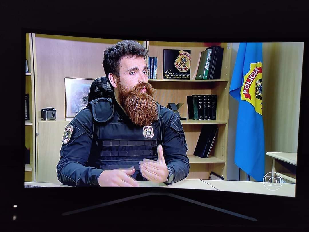 jessenzr's tweet photo. Recebemos uma informação de que estava sendo contrabandeado 50kg de minoxidil. Fizemos uma operação que apreendeu todos os 30kg. Depois da apreensão trouxemos para a delegacia e colocamos em leilão os 10kg apreendidos. A operação foi um sucesso os 5kg foram vendidos. https://t.co/xcwPQwOHk9