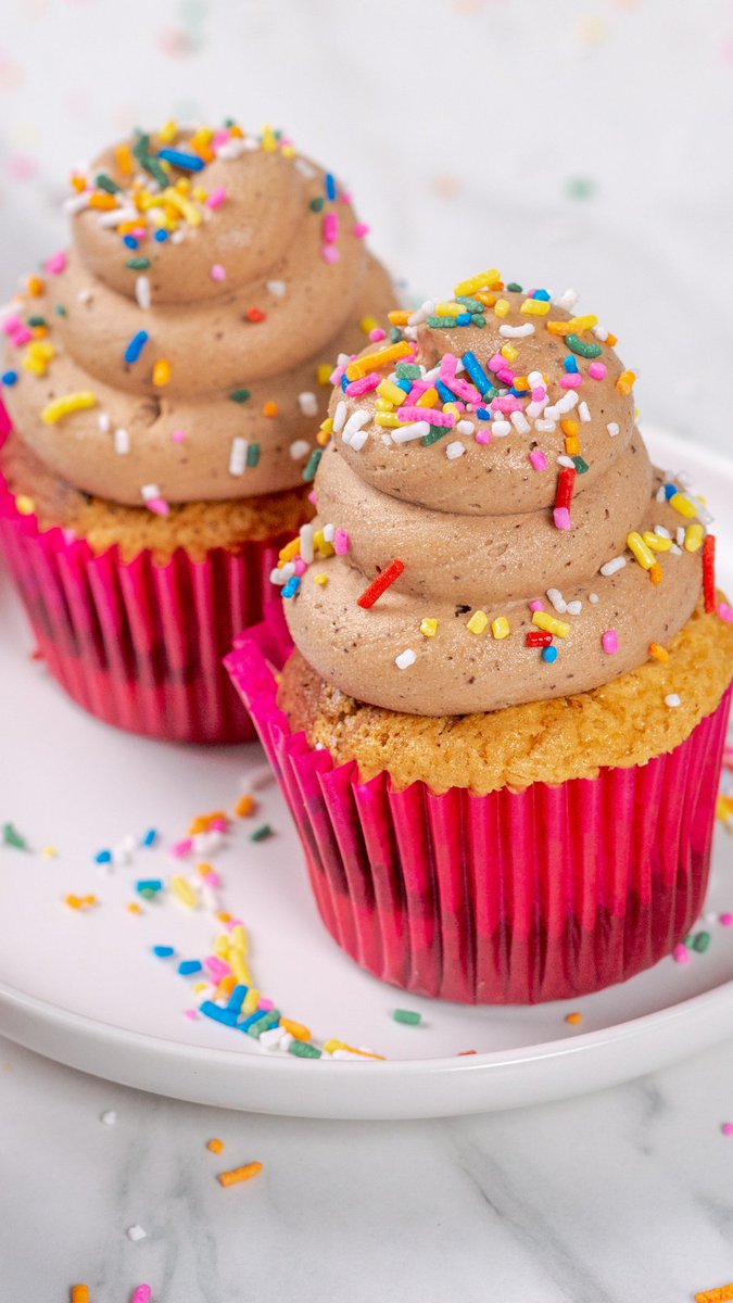 📺 Watch our collection of easy-to-follow recipes featuring our award-winning chocolate 🍫 to see just how easy it is to make tasty treats with our baking chocolate. youtube.com/c/aurochocolate

#aurochocolate #auro #aurotastytreats #tastytreats #aurocafe #easytobake #auroexperience